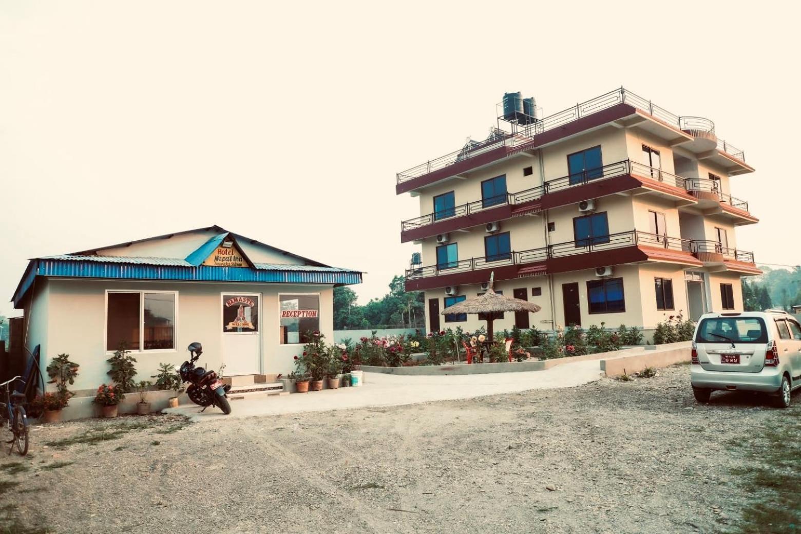 Typical Nepali Kitchen - No Pizza - No Pasta - No Problem !! Hotel Sauraha Kültér fotó